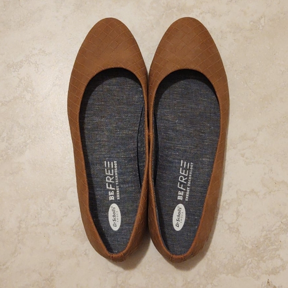 Dr. Scholl's Shoes - Dr. Scholl's tan flats, size 8.